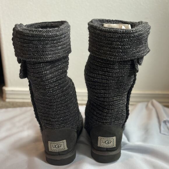UGG Classic Cardy Knit Boots Women’s Size 8 • Charcoal Gray Button Sweater Boot - Picture 2 of 5